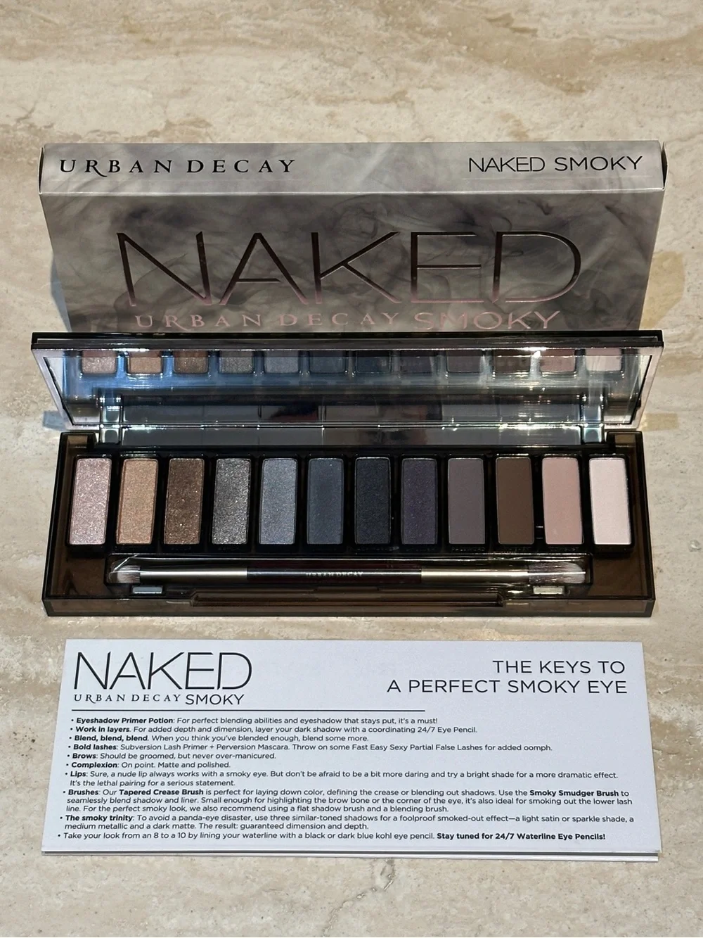 Urban Decay Naked Smoky Eyeshadow Palette (RARE)